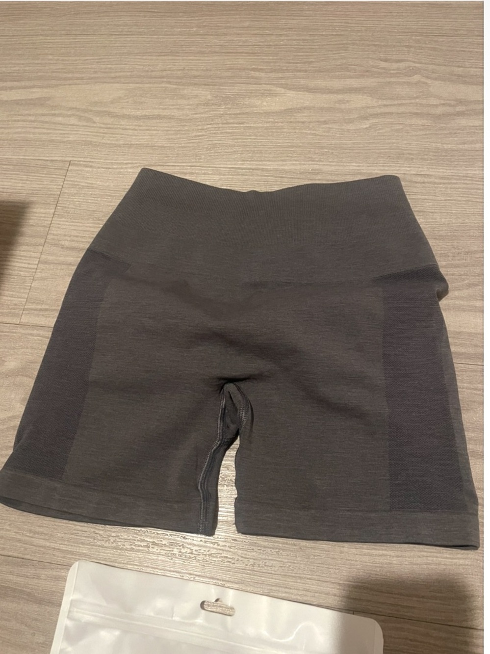 Alphalete womens amplify short titaium 4.5” nwt